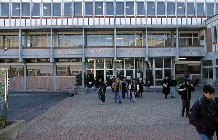 Planetario Galileo - Istituto di Istruzione Superiore G. Capellini N. Sauro