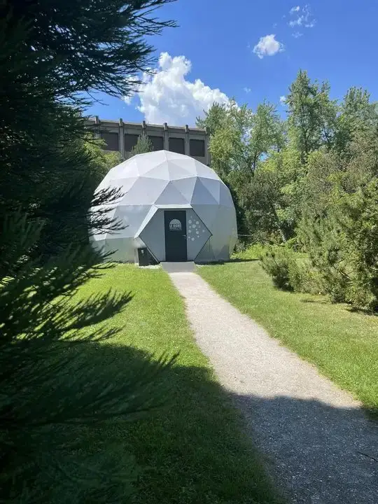 Le Dôme - Planetario de Sion